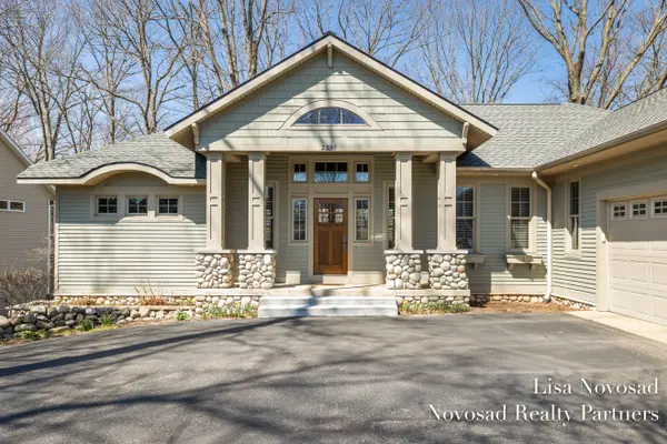 2301 Longmeadow ST NW, City Of Grand Rapids, MI 49504