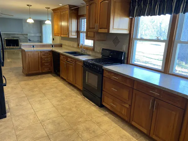 616 S Stewart AVE, Fremont, MI 49412