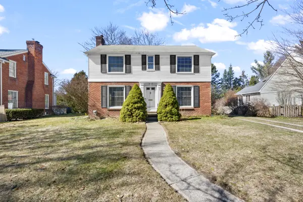 576 Golfview BLVD, Birmingham, MI 48009