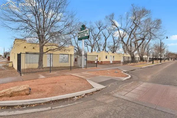 2400 Lake AVE, Pueblo, CO 81004