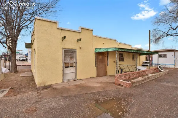 2400 Lake AVE, Pueblo, CO 81004