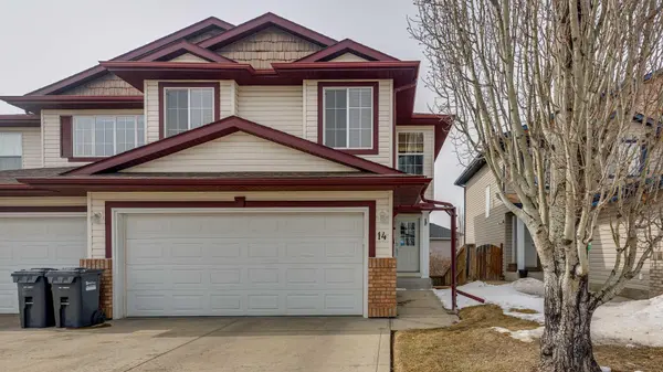 14 Arnold Close, Red Deer, AB T4R 0H6