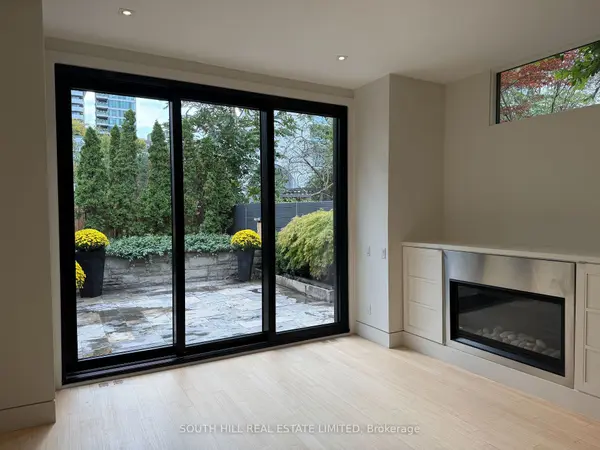 21 Lowther AVE, Toronto C02, ON M5R 1C5