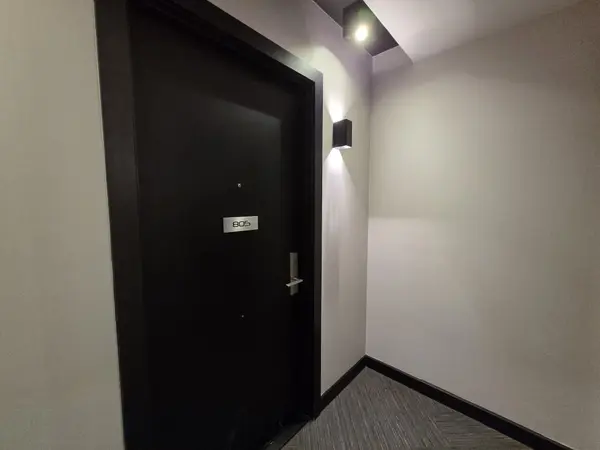 8 Eglinton AVE E #805, Toronto C10, ON M4P 0C1