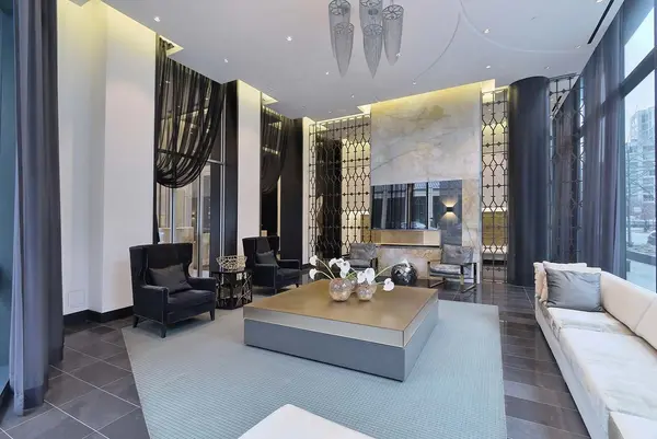 32 Davenport RD #2407, Toronto C02, ON M5R 0B5