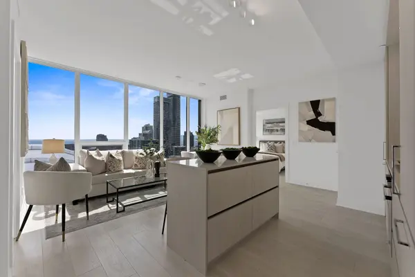 35 Mercer ST #2809, Toronto C01, ON M5V 1H2