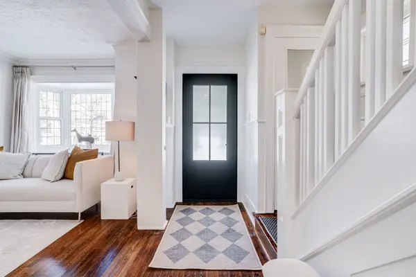 81 Wanless CRES, Toronto C04, ON M4N 3C2