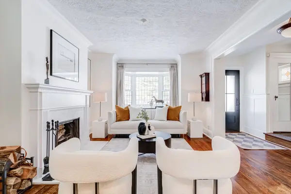 81 Wanless CRES, Toronto C04, ON M4N 3C2