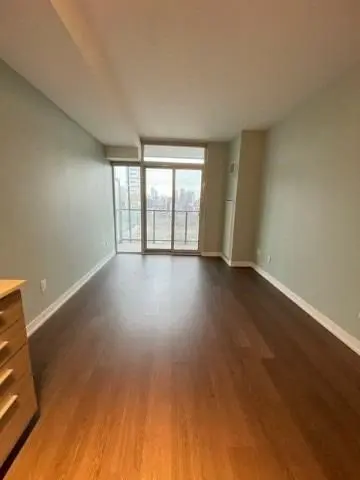 105 George ST #1802, Toronto C08, ON M5S 3E6