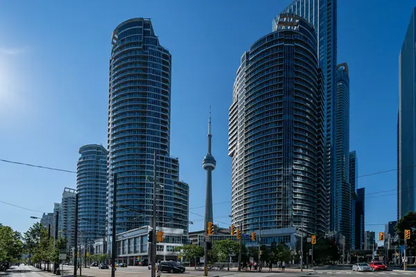 208 Queens Quay W #2111, Toronto C01, ON M5J 2Y5