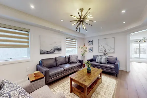 49 Sonley DR, Whitby, ON L1R 3B7