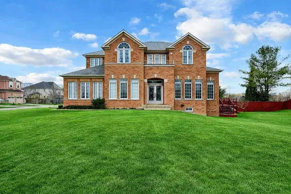 75 Gloria CRES, Whitby, ON L1P 1V3