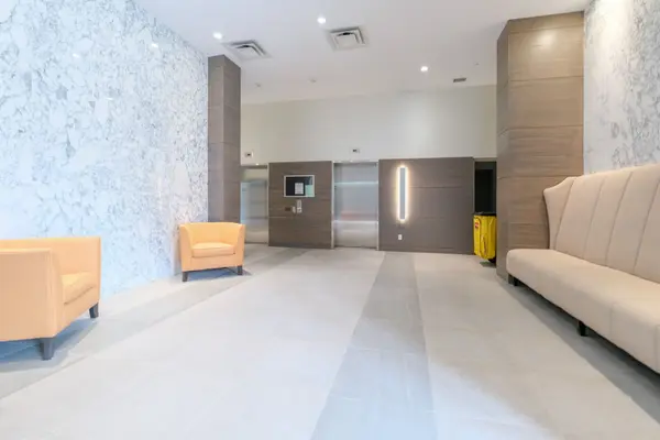 2055 Danforth AVE #903, Toronto E02, ON M4C 1J8