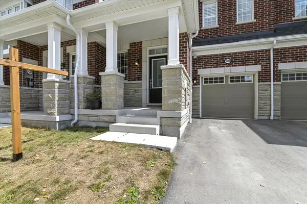 3303 Thunderbird Promenade, Pickering, ON L1X 0N4