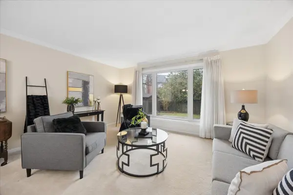 502 Broadgreen ST, Pickering, ON L1W 3J6