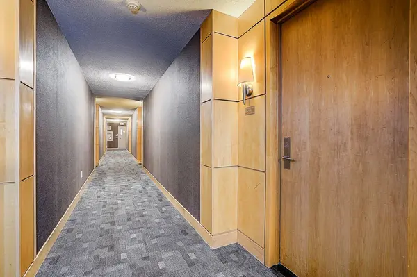 62 Suncrest BLVD #325, Markham, ON L3T 7Y6