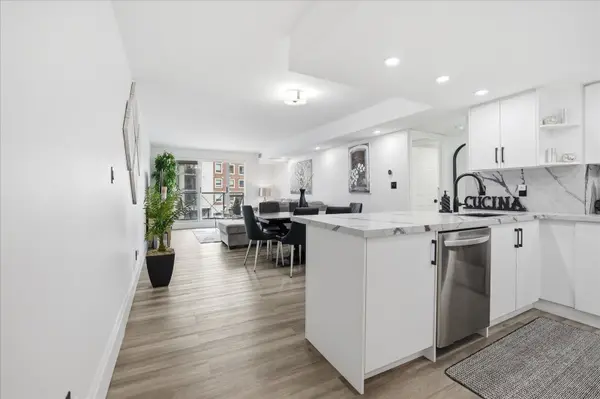 121 Woodbridge AVE #313, Vaughan, ON L4L 9E3