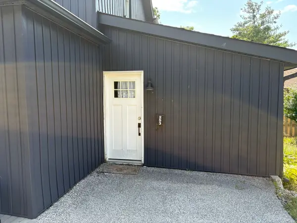 253 Dunlop ST E, Barrie, ON L4M 1B6