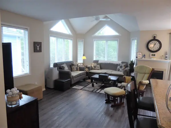 17 Valleymede CT, Collingwood, ON L9Y 3Y9