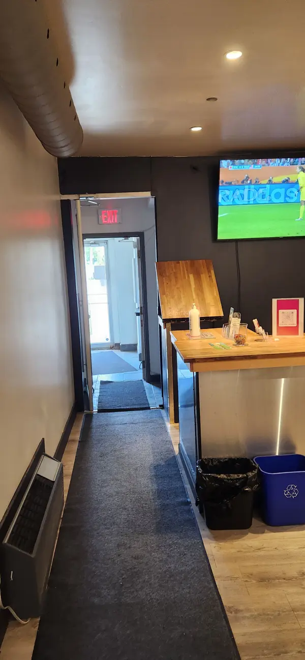 3301 Lake Shore BLVD W #101, Toronto W06, ON M8W 1M8