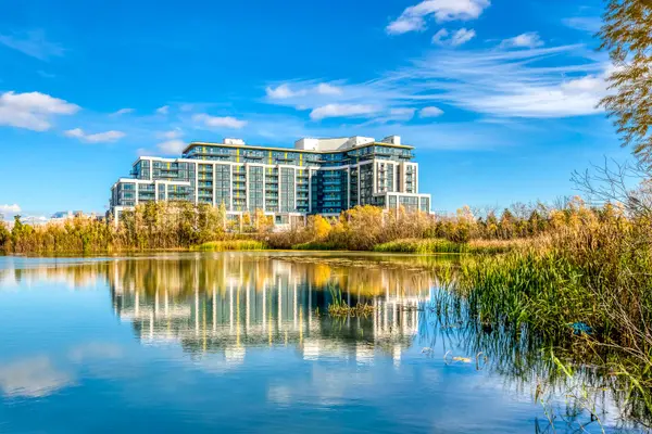 405 Dundas ST W #320, Oakville, ON L6M 5P9