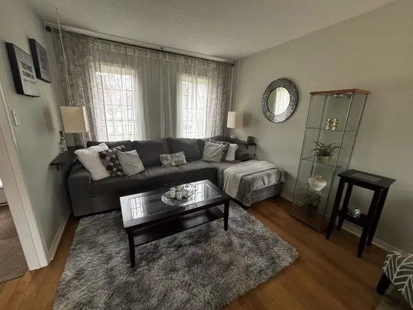 102 Snowcap RD, Brampton, ON L6R 1J1