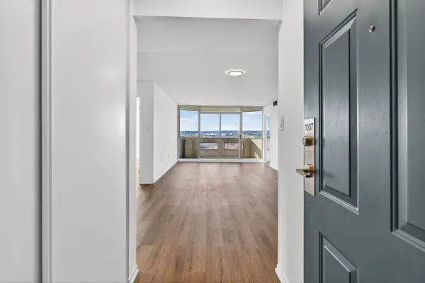 5090 Pinedale AVE #1007, Burlington, ON L7L 3V8