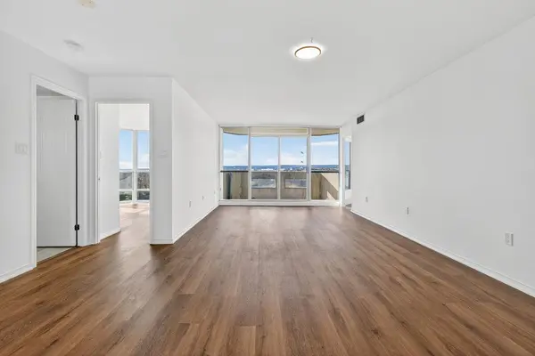 5090 Pinedale AVE #1007, Burlington, ON L7L 3V8