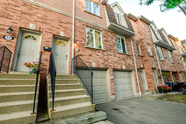 1525 South Parade CT #22, Mississauga, ON L5M 6E9