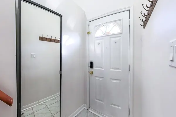 1525 South Parade CT #22, Mississauga, ON L5M 6E9