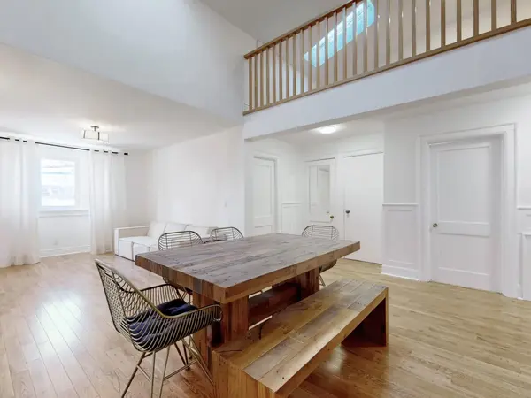 117 Westmount AVE #Upper, Toronto W03, ON M6H 3K3