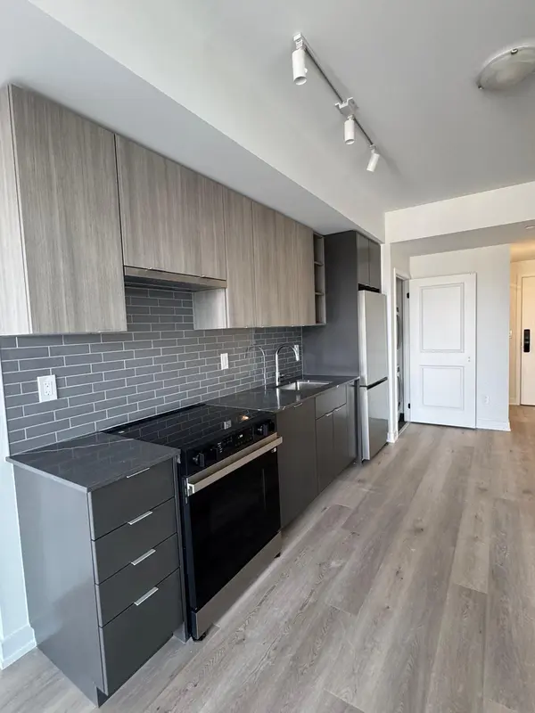 2075 Lakeshore RD #610, Burlington, ON L7R 0H3