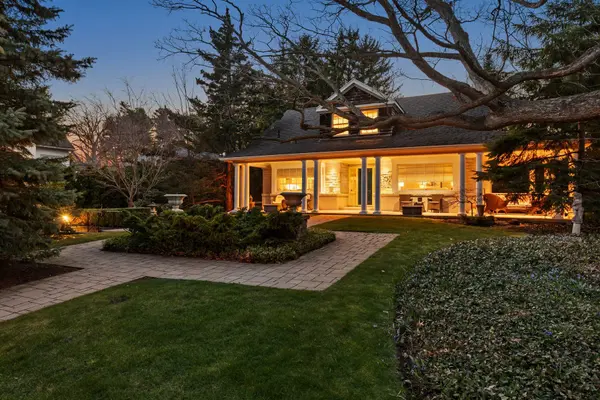 149 North Shore BLVD E, Burlington, ON L7T 1W5