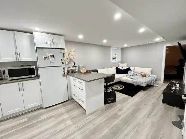 18 Queenston CRES #Lower, London East, ON N5W 1N6