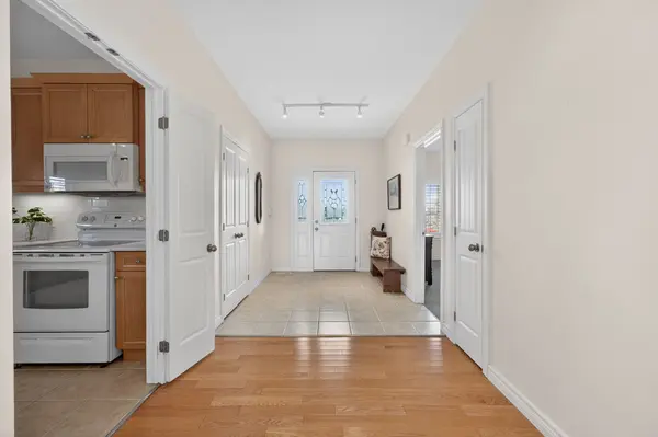 45 Maplehurst CRES, Prince Edward County, ON K0K 3L0