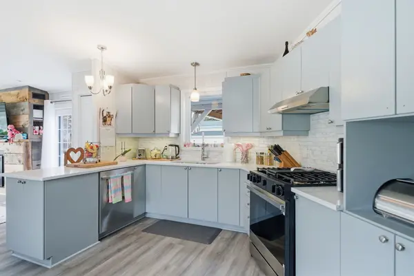 7 Homewood AVE, Kawartha Lakes, ON K9V 0H5