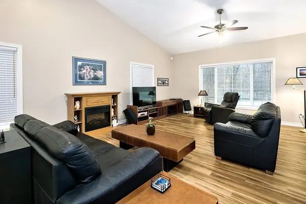 120 Wards RD, Blue Mountains, ON L9Y 0T7