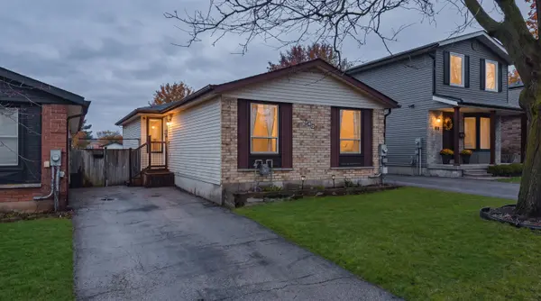 160 Carter CRES, Cambridge, ON N1R 6A9