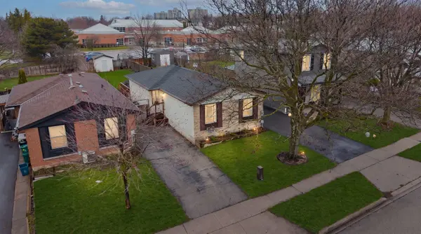 160 Carter CRES, Cambridge, ON N1R 6A9