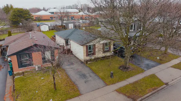 160 Carter CRES, Cambridge, ON N1R 6A9