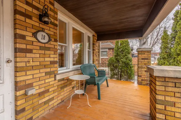 18 Clarendon AVE, Tunneys Pasture And Ottawa West, ON K1Y 0P2