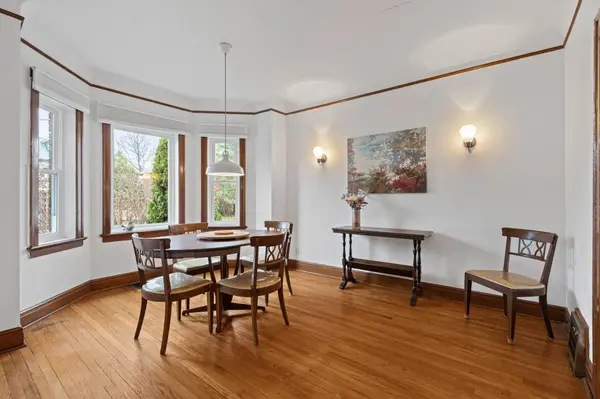 18 Clarendon AVE, Tunneys Pasture And Ottawa West, ON K1Y 0P2