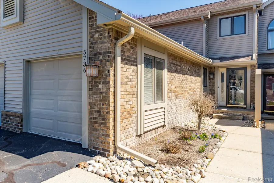 5736 Leeward CT, Independence Charter Township, MI 48346