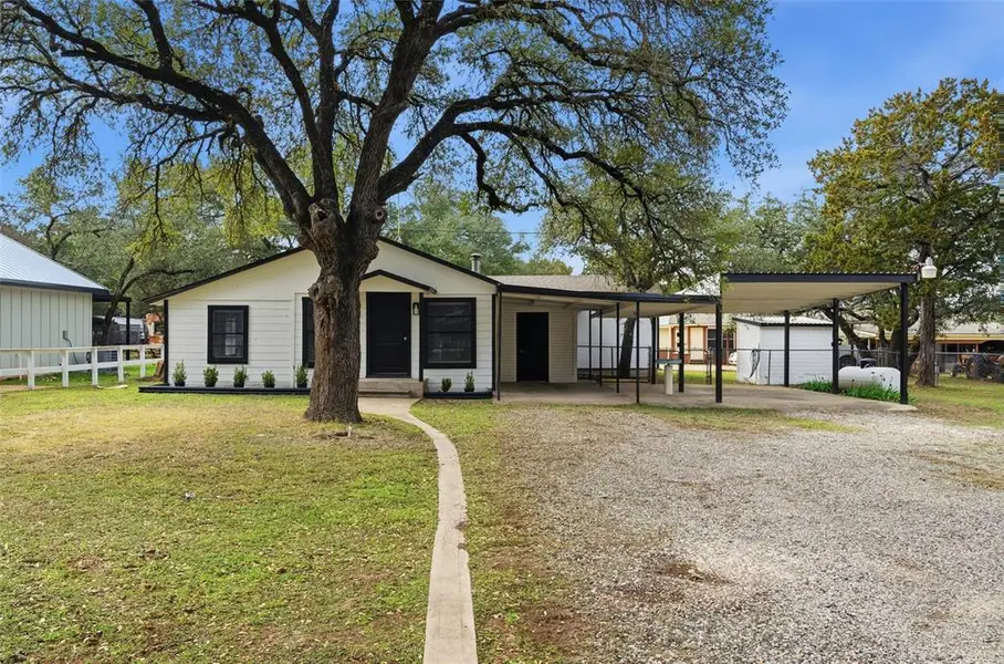 143 County Road 1704, Clifton, TX 76634