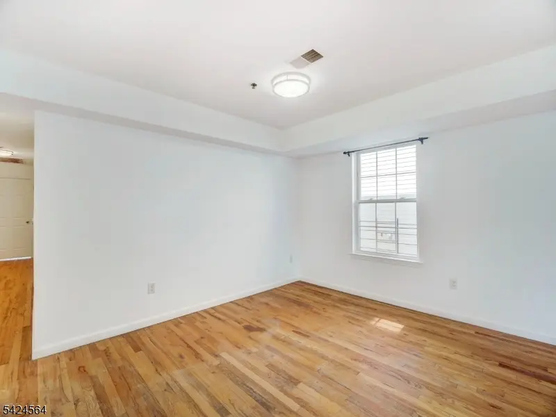 54-56 Bragaw Ave, Newark City, NJ 07112