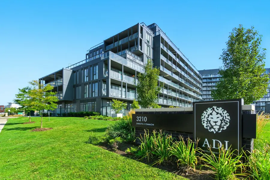 3210 Dakota Common #A814, Burlington, ON L7M 2A8