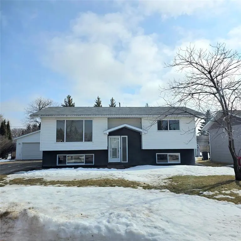 28 7th ST, Gladstone, MB R0J 0T0