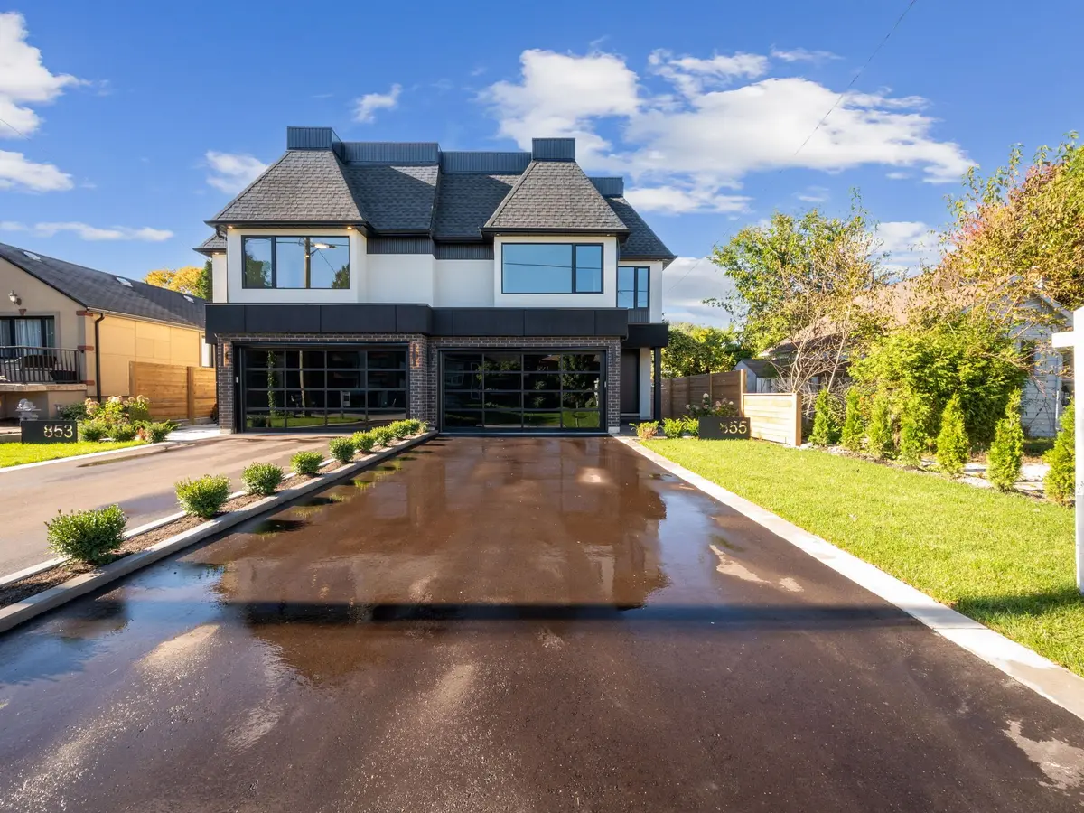 855 Tenth ST, Mississauga, ON L5E 1S7