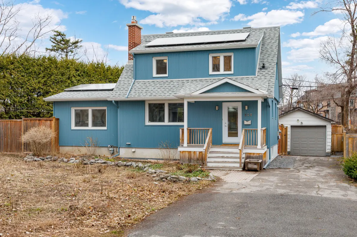 229 Greensway AVE, Vanier And Kingsview Park, ON K1L 7V3