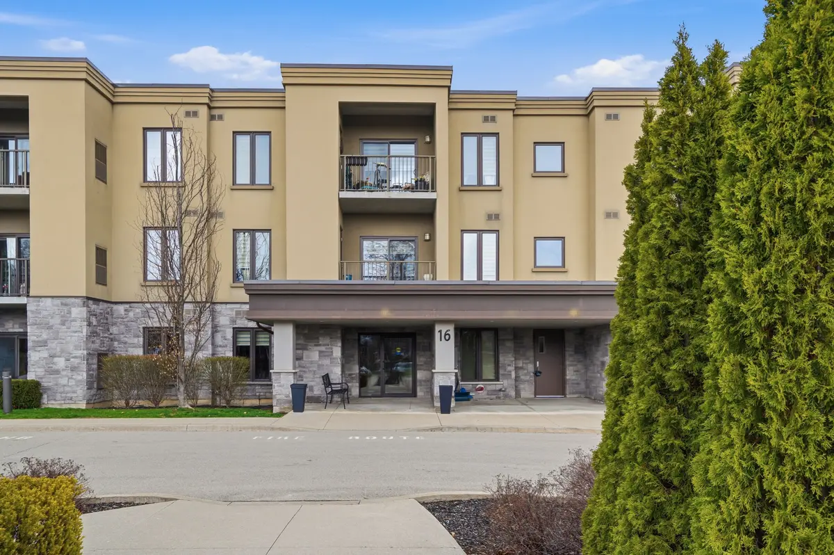 16 Sullivan AVE #109, Thorold, ON L2V 2Y2